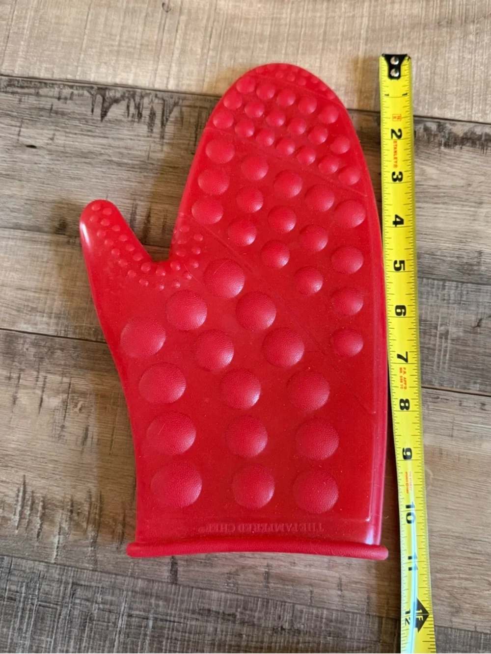 The Pampered Chef Red Silicone Oven‎ Mitt